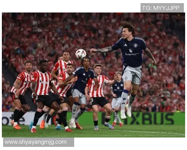 尤文图斯与曼联激战成和双方在欧战中展现强大实力