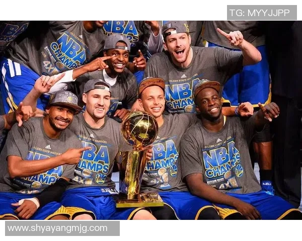 德雷蒙德格林的篮球智慧与团队精神如何塑造勇士王朝